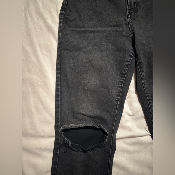 Jennifer Lopez Black Distressed Skinny Jeans - Picture 3 of 16